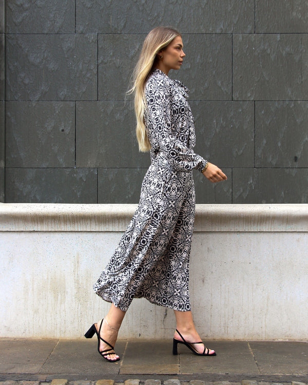 Black & Cream A-Line Skirt | Riley Elasticated Waist Geometric Print Soft Jersey Skirt